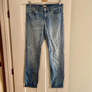 UNIQLO Women’s Straight Leg Jean Light Wash Sz 29/30